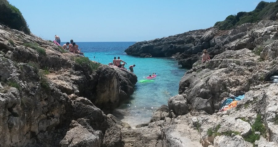 En este momento estás viendo 10 datos sobre la playa ‘Es Caló Blanc’ de Menorca